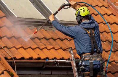 Démoussage et hydrofuge de toiture à Calmeilles